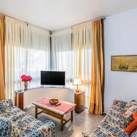 Two-bedroom In Appartement *
