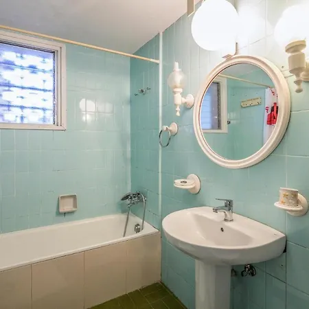 Two-bedroom In Apartamento